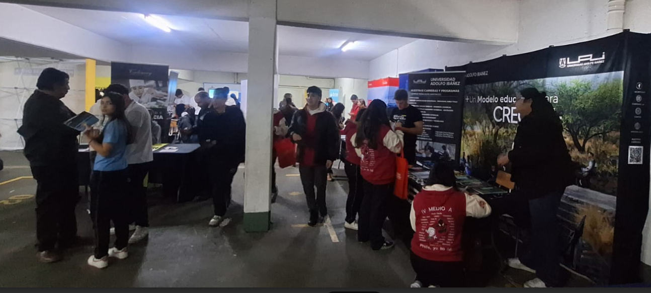 FERIA VOCACIONAL EN EL COLEGIO